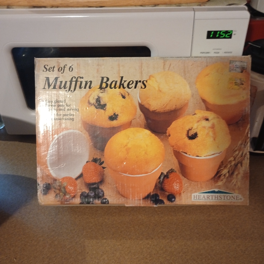 Vintage Muffin Bakers Set of 6 - Orange
